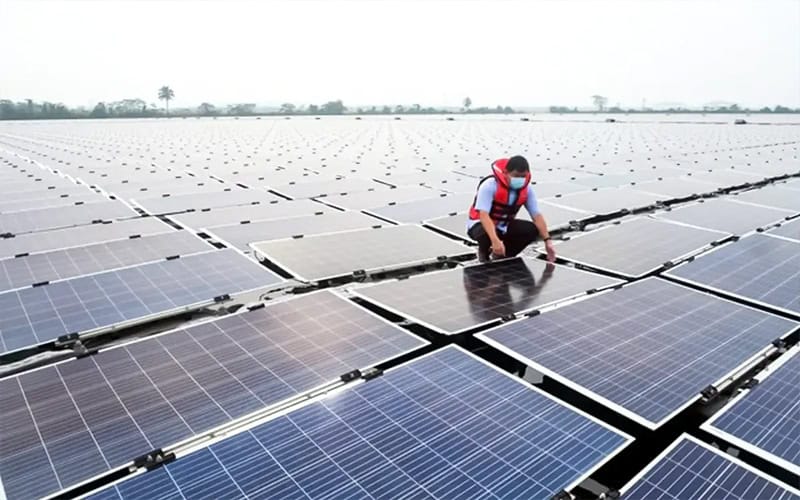 Tap the sun for energy, climate expert tells Malaysia